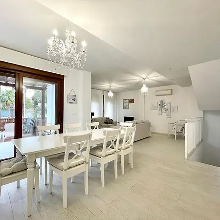 Belvilla By Oyo Playa & Golf Ii, Cleaning Included * Motril