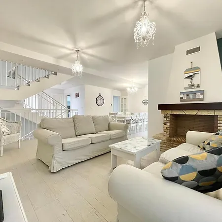 Belvilla By Oyo Playa & Golf Ii, Cleaning Included Villa