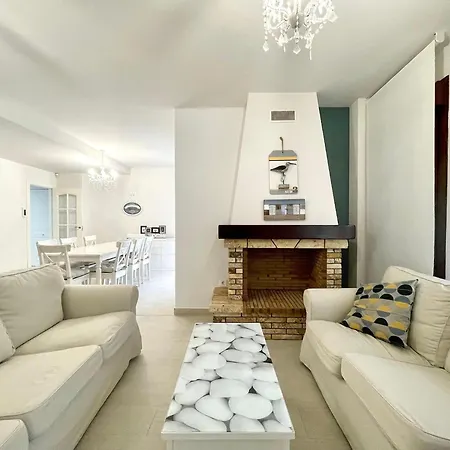 Belvilla By Oyo Playa & Golf Ii, Cleaning Included